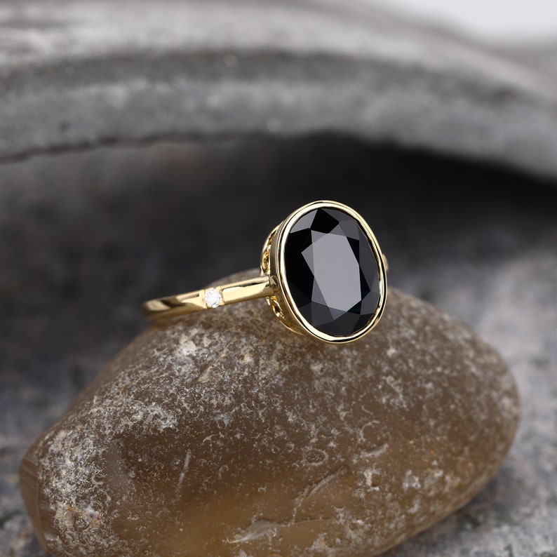 Schwarzer Onyx Ring - Nachtzauber